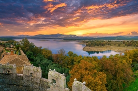 卡塞雷斯唯美黄昏落日余晖图片